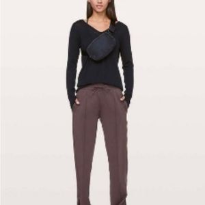 Lululemon Women Stride Pants- size 4 - NWOT 31”